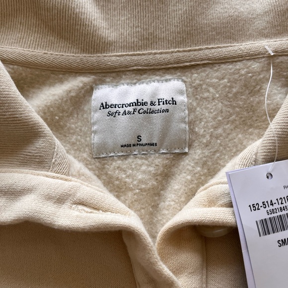 NWT Abercrombie and Fitch Fleece Sweatshirt - Picture 2 of 4